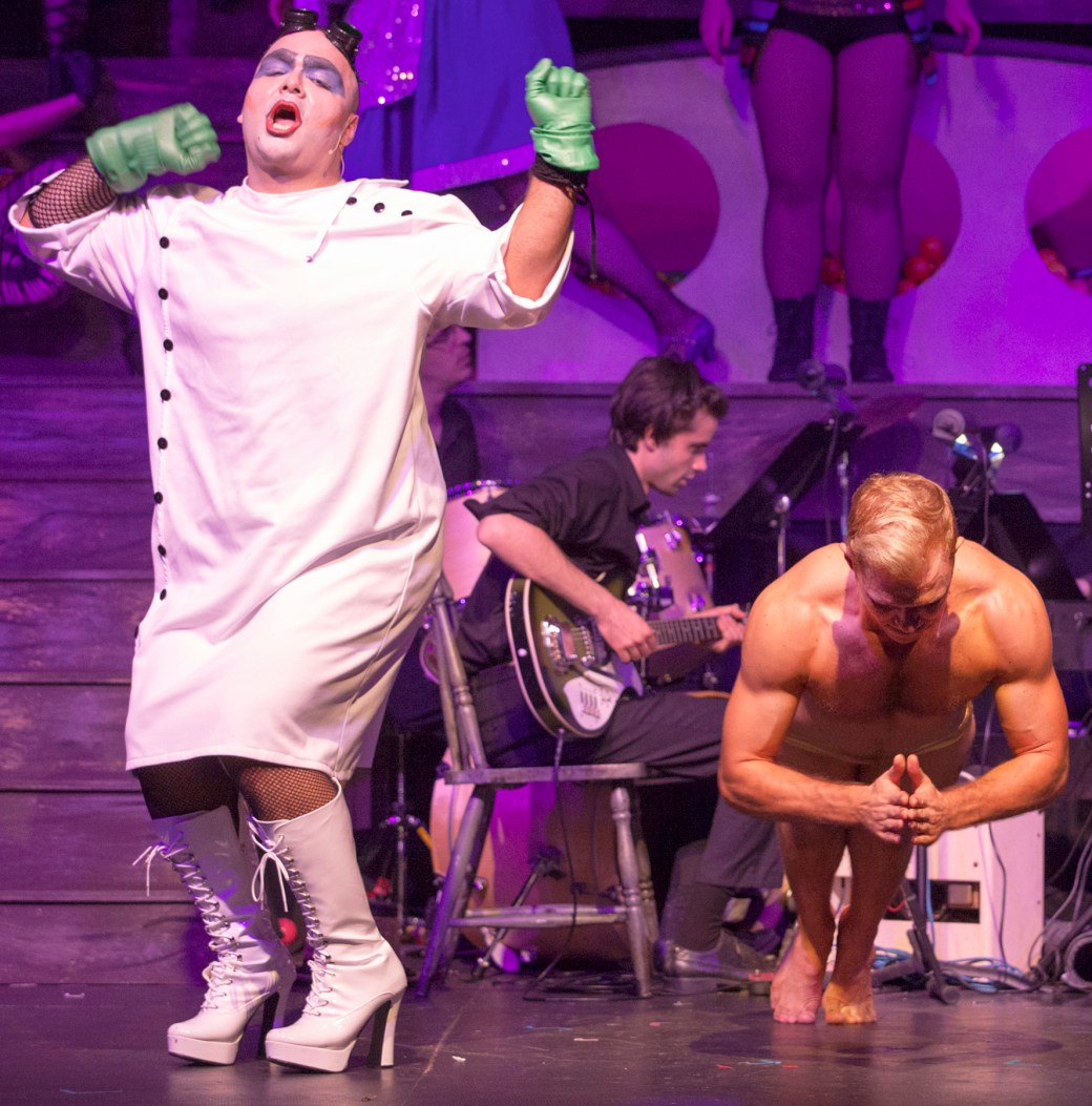 straydog16rockyhorrorcd079